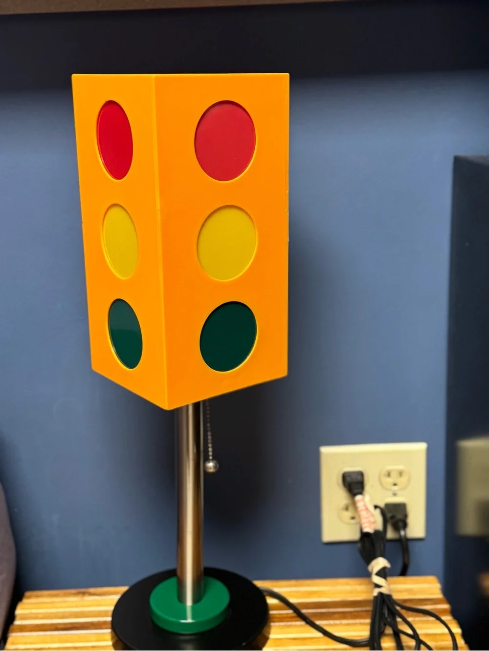 Vintage 90s Lucite Traffic Stoplight Desk Lamp - Also known as the “iCarly lamp”